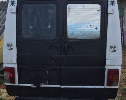 Белый Рено Трафик, объемом двигателя 2.5 л и пробегом 1 тыс. км за 1800 $, фото 1 на Automoto.ua