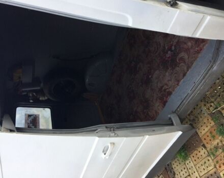 Белый Рено Трафик, объемом двигателя 2.5 л и пробегом 1 тыс. км за 1800 $, фото 3 на Automoto.ua