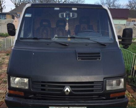 Белый Рено Трафик, объемом двигателя 2.5 л и пробегом 1 тыс. км за 1800 $, фото 5 на Automoto.ua