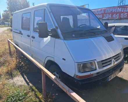 Белый Рено Трафик, объемом двигателя 2.1 л и пробегом 369 тыс. км за 1600 $, фото 1 на Automoto.ua