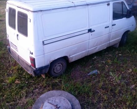 Белый Рено Трафик, объемом двигателя 2.1 л и пробегом 3 тыс. км за 800 $, фото 1 на Automoto.ua