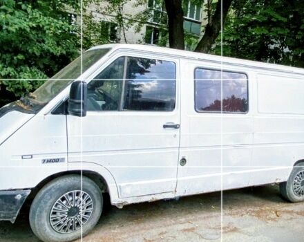 Білий Рено Трафік, об'ємом двигуна 2.5 л та пробігом 400 тис. км за 1000 $, фото 1 на Automoto.ua