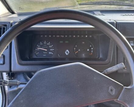 Белый Рено Трафик, объемом двигателя 1.7 л и пробегом 204 тыс. км за 1431 $, фото 7 на Automoto.ua