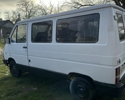 Белый Рено Трафик, объемом двигателя 1.7 л и пробегом 204 тыс. км за 1431 $, фото 2 на Automoto.ua