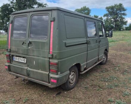 Белый Рено Трафик, объемом двигателя 1.9 л и пробегом 300 тыс. км за 1600 $, фото 2 на Automoto.ua