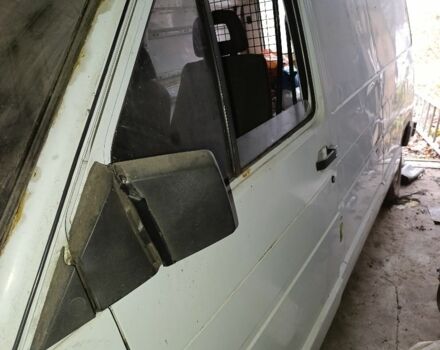 Белый Рено Трафик, объемом двигателя 2 л и пробегом 250 тыс. км за 1000 $, фото 3 на Automoto.ua