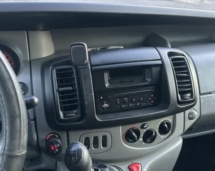 Белый Рено Трафик, объемом двигателя 1.9 л и пробегом 500 тыс. км за 5400 $, фото 6 на Automoto.ua