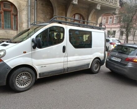 Белый Рено Трафик, объемом двигателя 1.9 л и пробегом 311 тыс. км за 3800 $, фото 4 на Automoto.ua