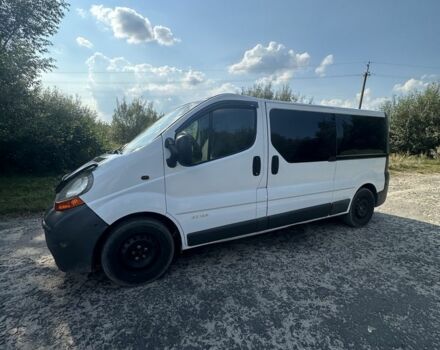 Белый Рено Трафик, объемом двигателя 1.9 л и пробегом 300 тыс. км за 6000 $, фото 1 на Automoto.ua