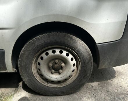 Білий Рено Трафік, об'ємом двигуна 1.9 л та пробігом 284 тис. км за 7400 $, фото 3 на Automoto.ua