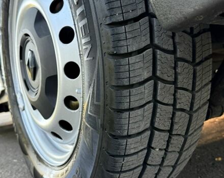 Білий Рено Трафік, об'ємом двигуна 1.9 л та пробігом 198 тис. км за 4750 $, фото 10 на Automoto.ua