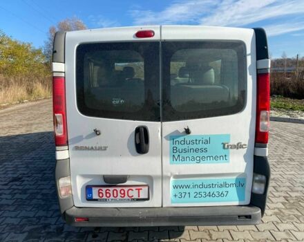 Белый Рено Трафик, объемом двигателя 2 л и пробегом 275 тыс. км за 4900 $, фото 5 на Automoto.ua