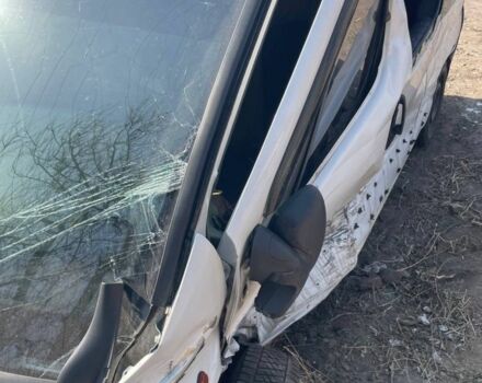 Белый Рено Трафик, объемом двигателя 2 л и пробегом 465 тыс. км за 3500 $, фото 7 на Automoto.ua