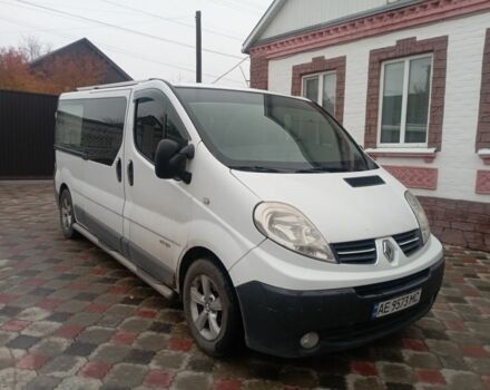 Белый Рено Трафик, объемом двигателя 2.5 л и пробегом 290 тыс. км за 8200 $, фото 1 на Automoto.ua