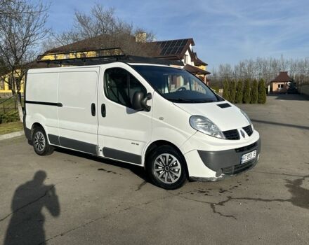 Белый Рено Трафик, объемом двигателя 2.5 л и пробегом 355 тыс. км за 11648 $, фото 1 на Automoto.ua