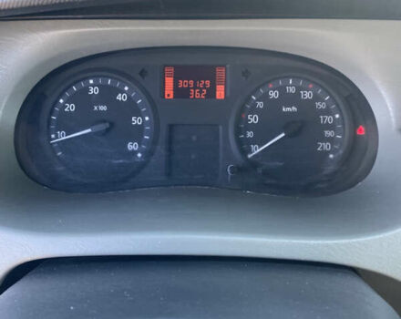 Белый Рено Трафик, объемом двигателя 2.5 л и пробегом 309 тыс. км за 7700 $, фото 12 на Automoto.ua