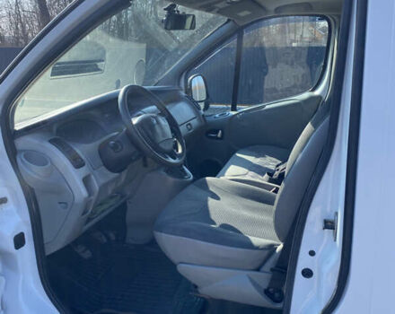 Белый Рено Трафик, объемом двигателя 2.5 л и пробегом 309 тыс. км за 7700 $, фото 11 на Automoto.ua