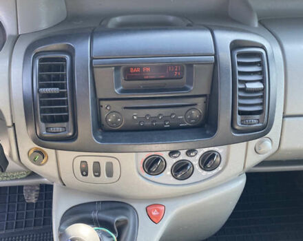 Белый Рено Трафик, объемом двигателя 2.5 л и пробегом 309 тыс. км за 7700 $, фото 13 на Automoto.ua