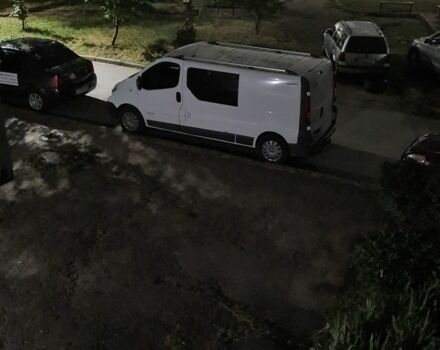 Белый Рено Трафик, объемом двигателя 2 л и пробегом 203 тыс. км за 12764 $, фото 5 на Automoto.ua