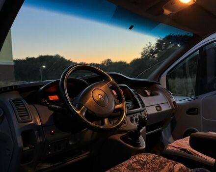 Белый Рено Трафик, объемом двигателя 2 л и пробегом 205 тыс. км за 11200 $, фото 2 на Automoto.ua