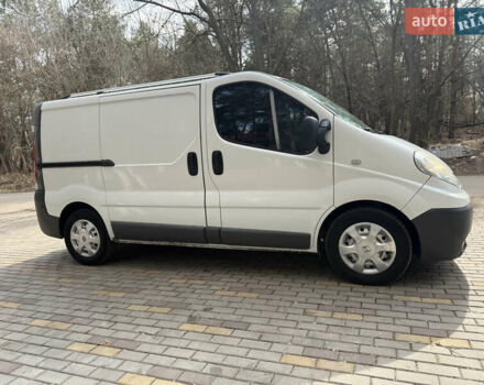 Белый Рено Трафик, объемом двигателя 2 л и пробегом 232 тыс. км за 10999 $, фото 9 на Automoto.ua