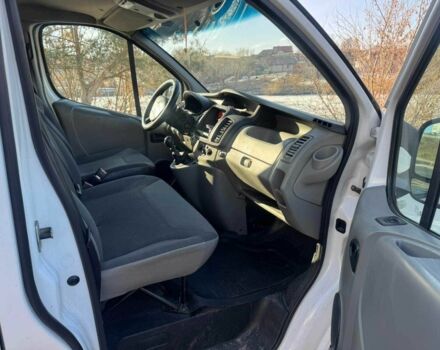 Белый Рено Трафик, объемом двигателя 2 л и пробегом 333 тыс. км за 8000 $, фото 4 на Automoto.ua