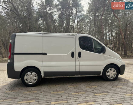 Білий Рено Трафік, об'ємом двигуна 2 л та пробігом 232 тис. км за 9900 $, фото 5 на Automoto.ua