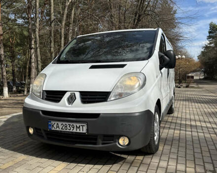 Белый Рено Трафик, объемом двигателя 2 л и пробегом 232 тыс. км за 10999 $, фото 1 на Automoto.ua