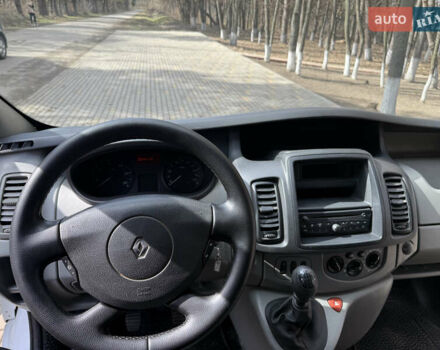 Белый Рено Трафик, объемом двигателя 2 л и пробегом 232 тыс. км за 10999 $, фото 19 на Automoto.ua