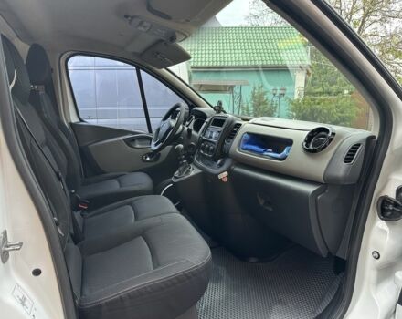 Белый Рено Трафик, объемом двигателя 1.6 л и пробегом 235 тыс. км за 12000 $, фото 3 на Automoto.ua