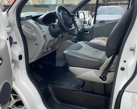 Белый Рено Трафик, объемом двигателя 2 л и пробегом 260 тыс. км за 11300 $, фото 4 на Automoto.ua