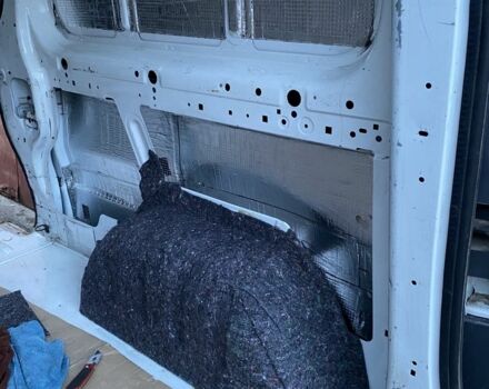 Белый Рено Трафик, объемом двигателя 2 л и пробегом 260 тыс. км за 11300 $, фото 10 на Automoto.ua