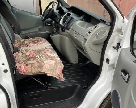 Белый Рено Трафик, объемом двигателя 2 л и пробегом 260 тыс. км за 11300 $, фото 3 на Automoto.ua