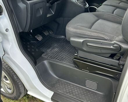 Білий Рено Трафік, об'ємом двигуна 1.6 л та пробігом 210 тис. км за 12500 $, фото 4 на Automoto.ua