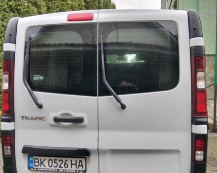 Белый Рено Трафик, объемом двигателя 1.6 л и пробегом 247 тыс. км за 12300 $, фото 3 на Automoto.ua