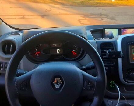 Белый Рено Трафик, объемом двигателя 1.6 л и пробегом 141 тыс. км за 13000 $, фото 2 на Automoto.ua