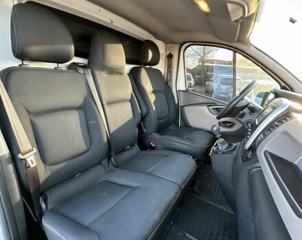 Белый Рено Трафик, объемом двигателя 1.6 л и пробегом 300 тыс. км за 8850 $, фото 3 на Automoto.ua