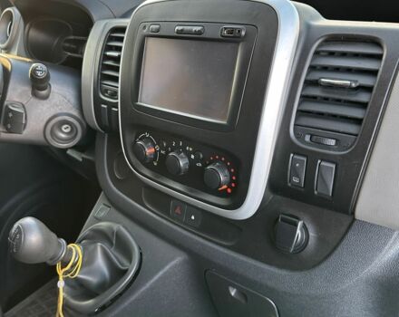 Белый Рено Трафик, объемом двигателя 1.6 л и пробегом 300 тыс. км за 8850 $, фото 4 на Automoto.ua