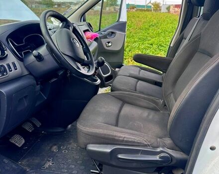 Белый Рено Трафик, объемом двигателя 1.6 л и пробегом 247 тыс. км за 19000 $, фото 11 на Automoto.ua