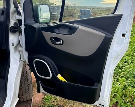 Белый Рено Трафик, объемом двигателя 1.6 л и пробегом 247 тыс. км за 19000 $, фото 7 на Automoto.ua