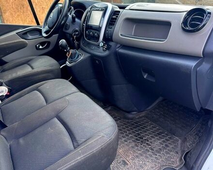 Белый Рено Трафик, объемом двигателя 1.6 л и пробегом 247 тыс. км за 19000 $, фото 10 на Automoto.ua