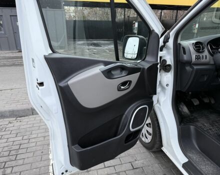 Белый Рено Трафик, объемом двигателя 1.6 л и пробегом 218 тыс. км за 10900 $, фото 10 на Automoto.ua