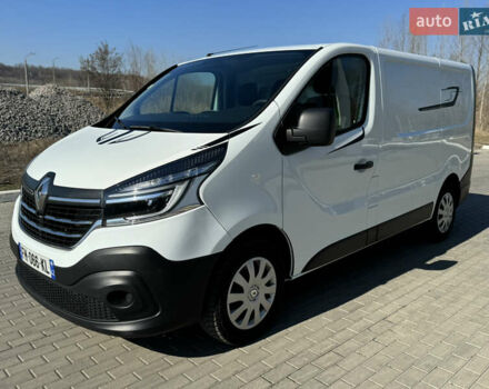 Белый Рено Трафик, объемом двигателя 2 л и пробегом 114 тыс. км за 17000 $, фото 2 на Automoto.ua