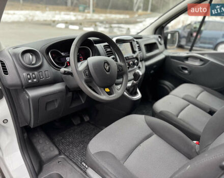 Белый Рено Трафик, объемом двигателя 2 л и пробегом 199 тыс. км за 17950 $, фото 51 на Automoto.ua