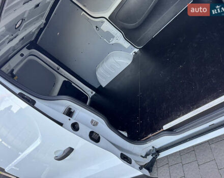 Белый Рено Трафик, объемом двигателя 2 л и пробегом 210 тыс. км за 15900 $, фото 43 на Automoto.ua