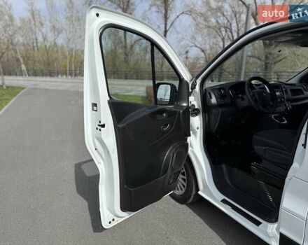 Белый Рено Трафик, объемом двигателя 2 л и пробегом 210 тыс. км за 16600 $, фото 12 на Automoto.ua