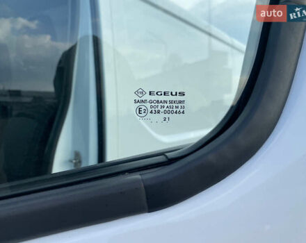 Белый Рено Трафик, объемом двигателя 2 л и пробегом 160 тыс. км за 18999 $, фото 45 на Automoto.ua