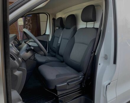 Белый Рено Трафик, объемом двигателя 2 л и пробегом 209 тыс. км за 16955 $, фото 12 на Automoto.ua