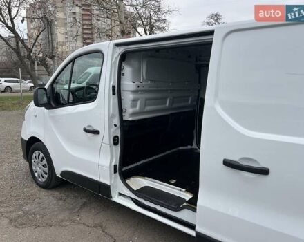 Белый Рено Трафик, объемом двигателя 0 л и пробегом 224 тыс. км за 18999 $, фото 35 на Automoto.ua