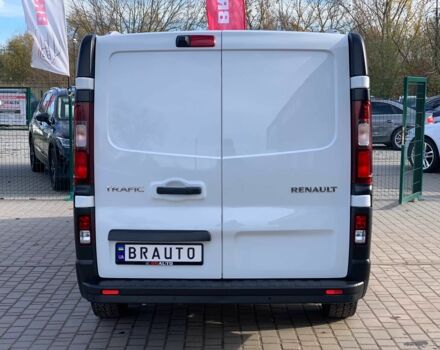 Белый Рено Трафик, объемом двигателя 2 л и пробегом 209 тыс. км за 16955 $, фото 5 на Automoto.ua